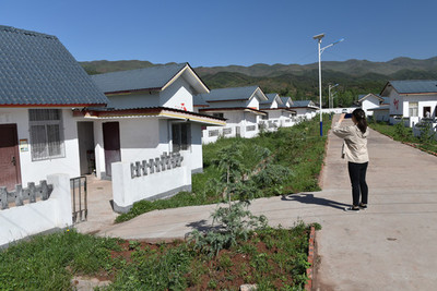 七里坝草原与七里新村 生态与人文的和弦